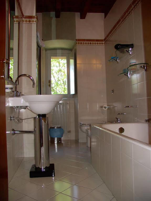 Ca Rossa Bed & Breakfast 2*